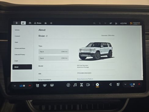 Used 2025 Rivian R1S Adventure image 29