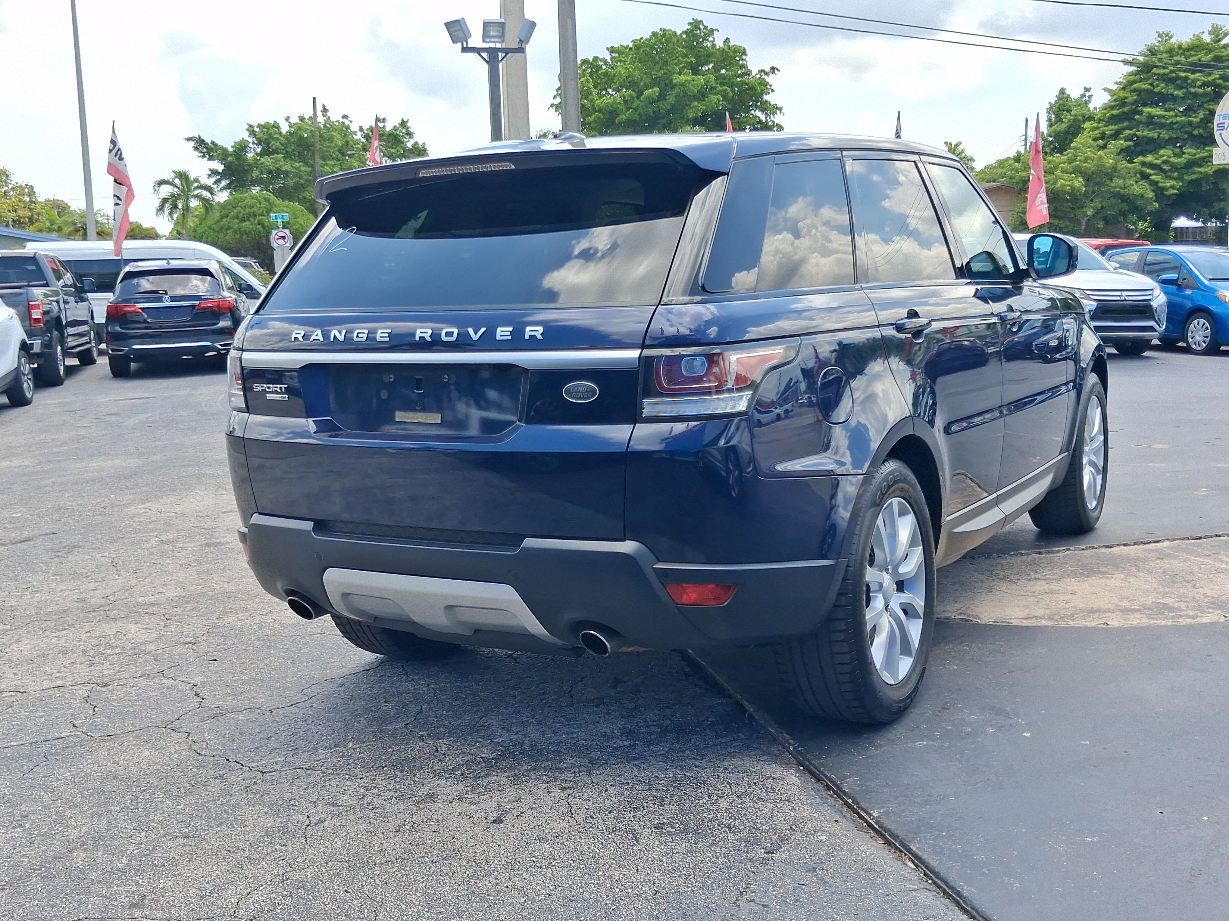 Used 2014 Land Rover Range Rover Sport HSE AWD/4WD image 5
