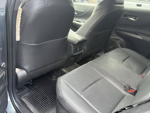 Certified 2024 Toyota Venza XLE AWD/4WD image 8