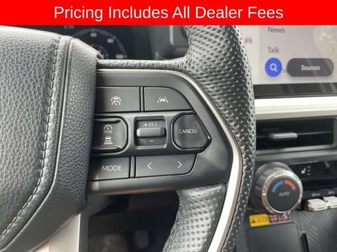 Used 2024 Toyota Tacoma TRD Off-Road w/ TRD Off Road Upgrade Package AWD/4WD image 29