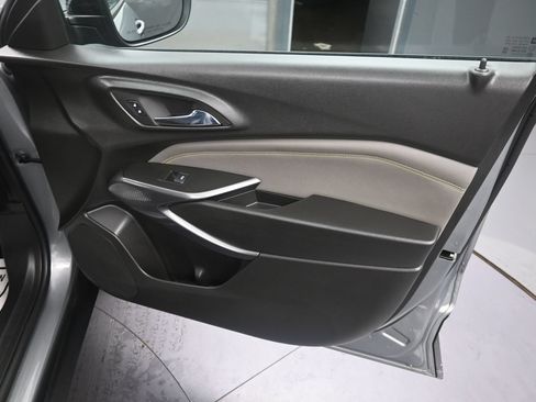 Used 2024 Chevrolet Trax ACTIV w/ Driver Confidence Package FWD image 43