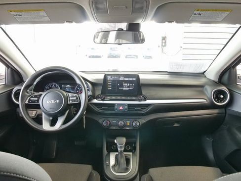 Used 2022 Kia Forte LXS image 17