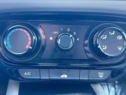 Used 2016 Honda HR-V LX image 17