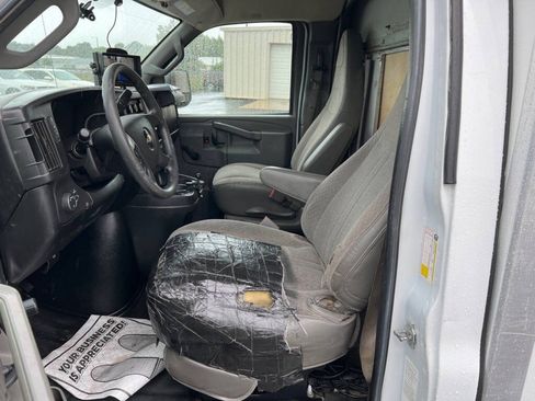 Used 2017 Chevrolet Express 3500 image 13