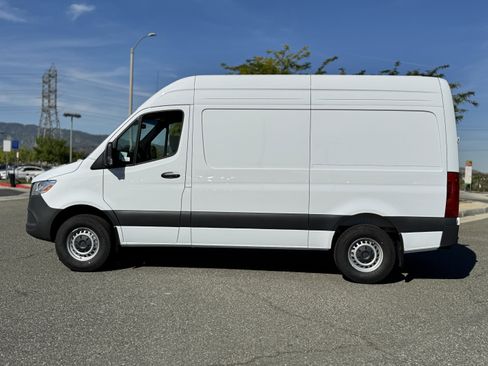 New 2025 Mercedes-Benz Sprinter 2500 image 10