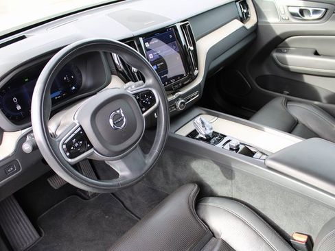 Used 2022 Volvo XC60 B6 Inscription w/ Advanced Package image 2