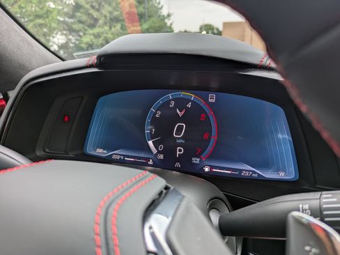 Used 2023 Chevrolet Corvette Stingray Premium Cpe w/ Battery Protection Package RWD image 21