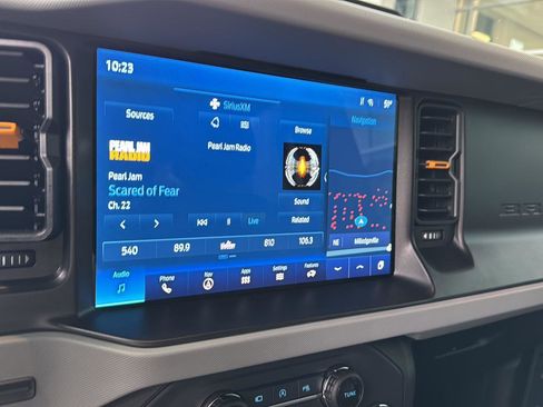 Used 2023 Ford Bronco Badlands image 21