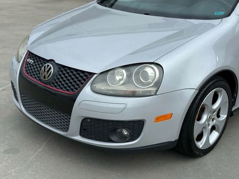 Used 2008 Volkswagen GTI 4-Door image 2