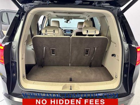 Used 2018 GMC Acadia Denali w/ Technology Package AWD/4WD image 21