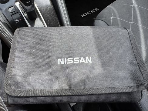 Used 2018 Nissan Kicks SV FWD image 24