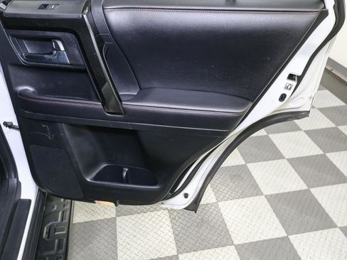 Used 2017 Toyota 4Runner TRD Off-Road Premium image 25