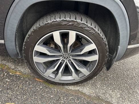 Used 2021 Volkswagen Atlas Cross Sport SEL Premium image 9