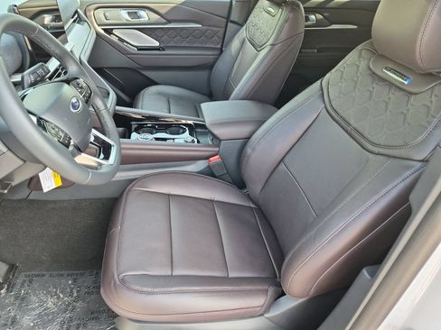 New 2026 Ford Explorer Platinum w/ LUX Leather Package AWD/4WD image 16