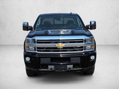 Used 2018 Chevrolet Silverado 2500 High Country AWD/4WD image 3