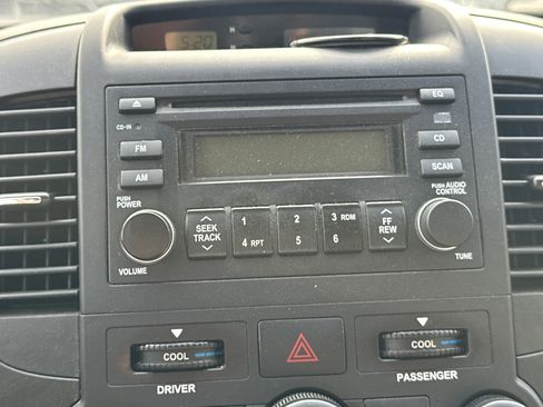 Used 2008 Kia Sedona LX FWD image 26