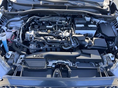 Used 2022 Toyota Corolla Cross LE image 9