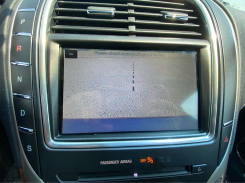 Used 2017 Lincoln MKX Select w/ Select Plus Package FWD image 34