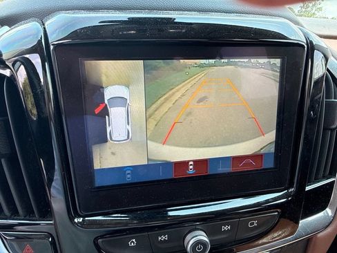 Used 2018 Chevrolet Traverse High Country AWD/4WD image 8