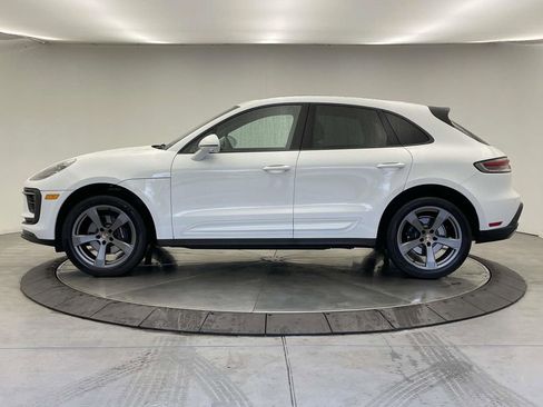 Used 2025 Porsche Macan image 2