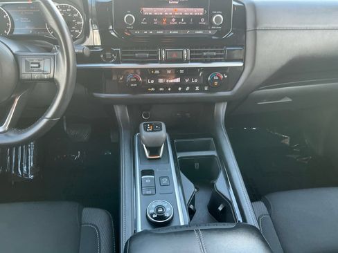 Used 2025 Nissan Pathfinder SV AWD/4WD image 11