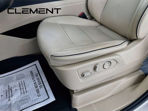 Used 2021 Cadillac Escalade Premium Luxury AWD/4WD image 30