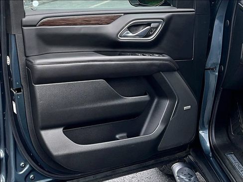 Used 2021 Chevrolet Tahoe Z71 w/ Z71 Signature Package AWD/4WD image 9
