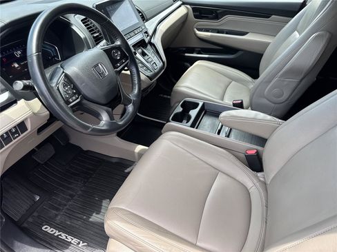Used 2024 Honda Odyssey Touring image 11