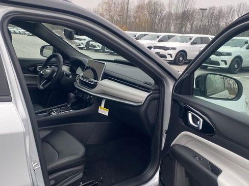 New 2026 Jeep Compass Limited image 27