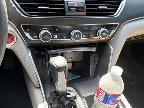 Used 2020 Honda Accord EX image 11