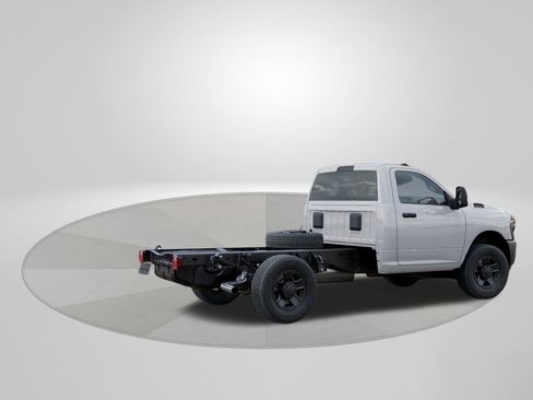 New 2025 RAM 3500 Tradesman AWD/4WD image 4