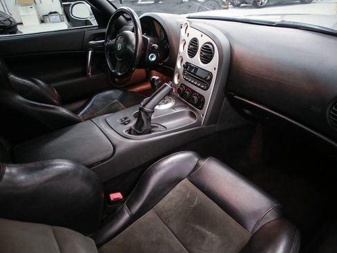 Used 2003 Dodge Viper SRT-10 image 17