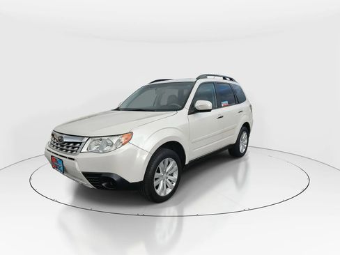 Used 2013 Subaru Forester 2.5X Premium w/ All-Weather Pkg AWD/4WD image 4