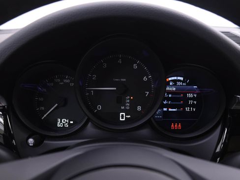 Used 2026 Porsche Macan AWD/4WD image 12