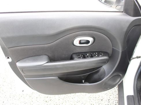 Used 2016 Kia Soul image 19