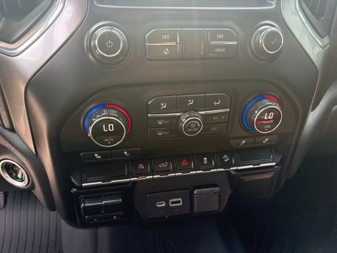 Used 2020 Chevrolet Silverado 1500 LT Trail Boss w/ Convenience Package AWD/4WD image 18