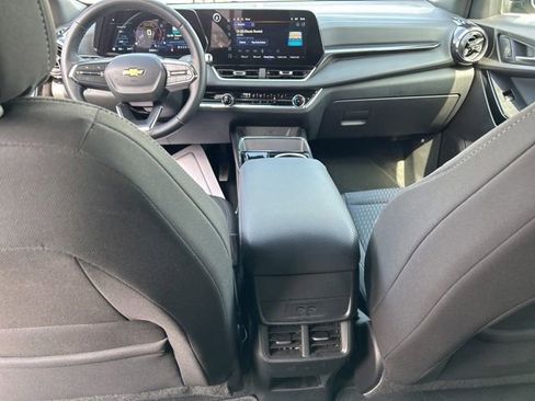 Certified 2025 Chevrolet Equinox LT AWD/4WD image 8