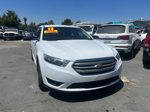 Used 2017 Ford Taurus SE FWD image 2