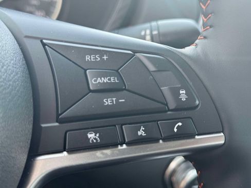 Used 2025 Nissan Sentra SR FWD image 20