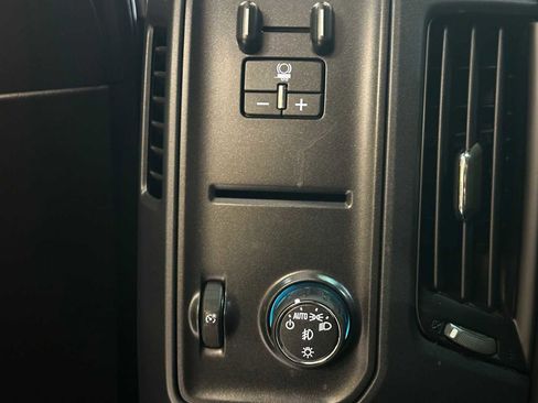 Used 2017 GMC Sierra 1500 4WD Double Cab 143.5 image 17