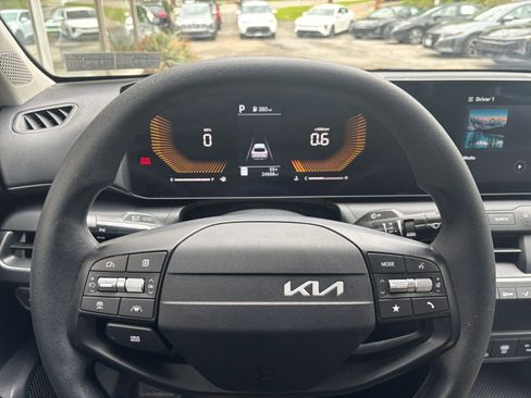 Used 2025 Kia K4 FWD image 29