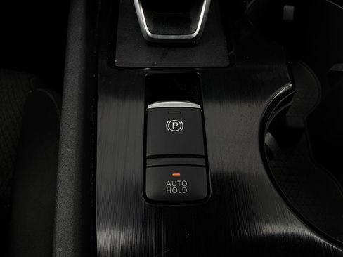 Used 2025 Nissan Rogue SV AWD/4WD image 27