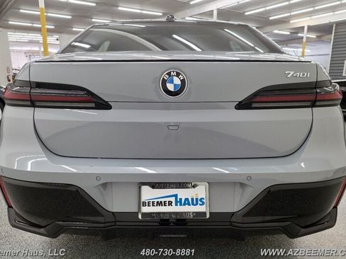 Used 2023 BMW 740i RWD image 13