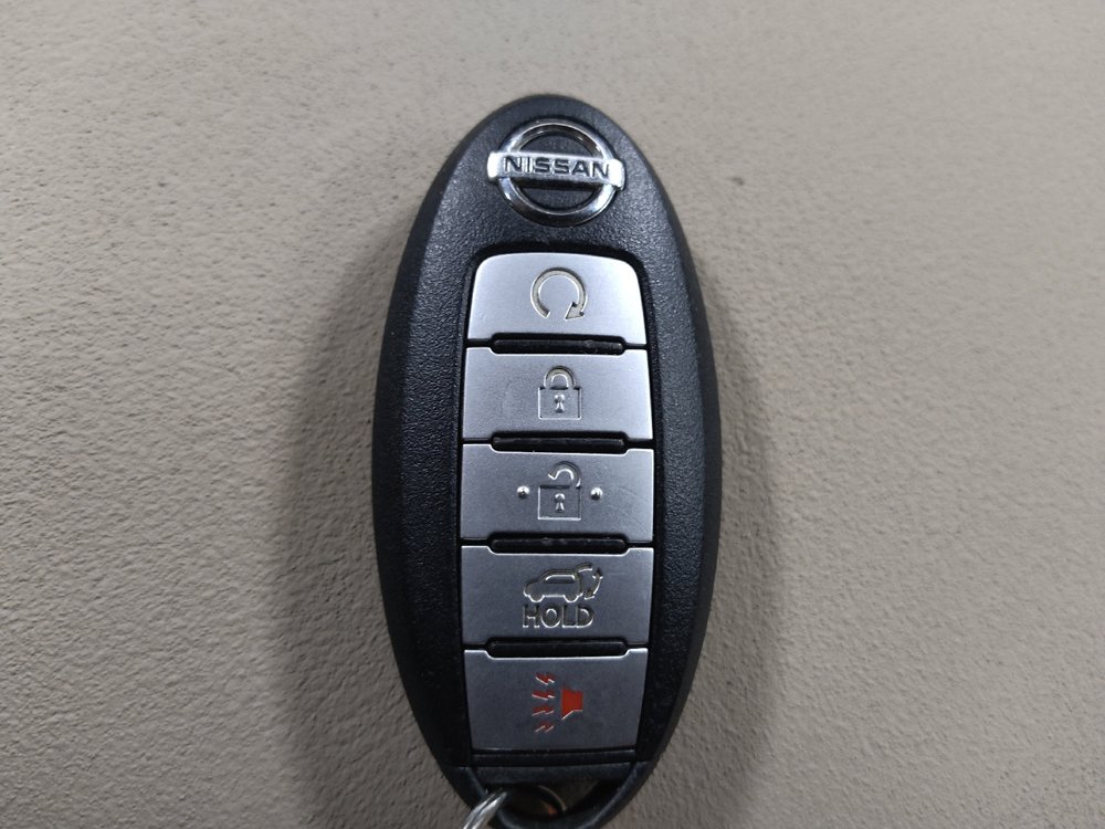Used 2018 Nissan Pathfinder Platinum FWD image 32