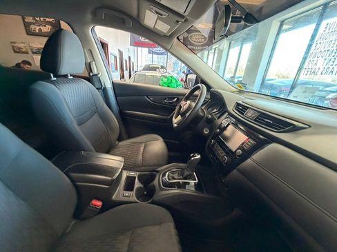 Used 2018 Nissan Rogue S image 37