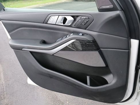 Used 2021 BMW X7 M50i AWD/4WD image 44
