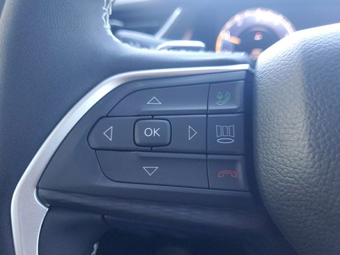 New 2025 Jeep Grand Cherokee Altitude image 13