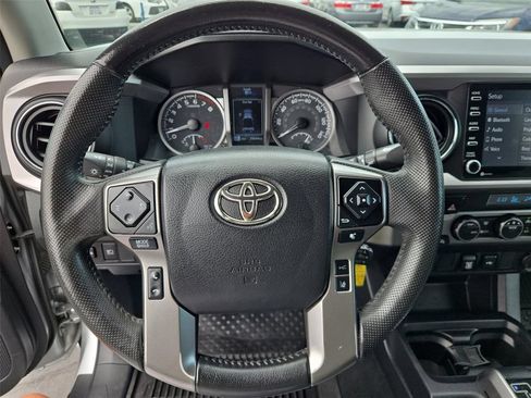 Used 2022 Toyota Tacoma SR5 RWD image 33