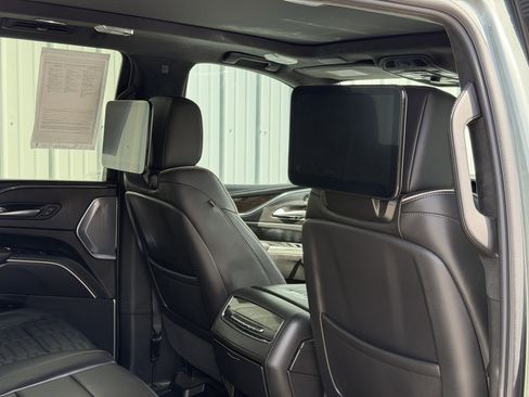 Used 2024 Cadillac Escalade Sport Platinum w/ LPO, ONYX Package AWD/4WD image 26