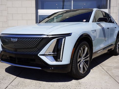 New 2026 Cadillac Lyriq Premium Sport image 12